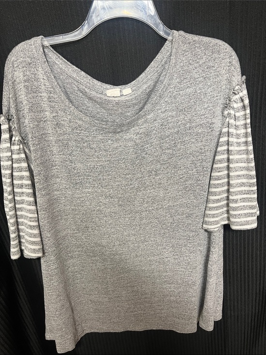 GAP Tops - GAP Women's Gray Short Sleeve Tee with Striped Sleeves